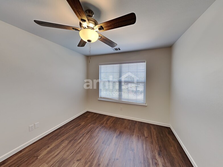 Building Photo - 24827 Crescent Run