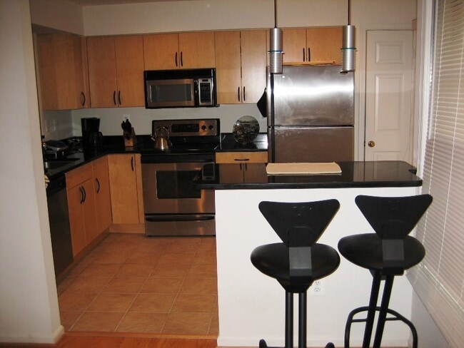 Building Photo - 205 Lynn Manor Dr