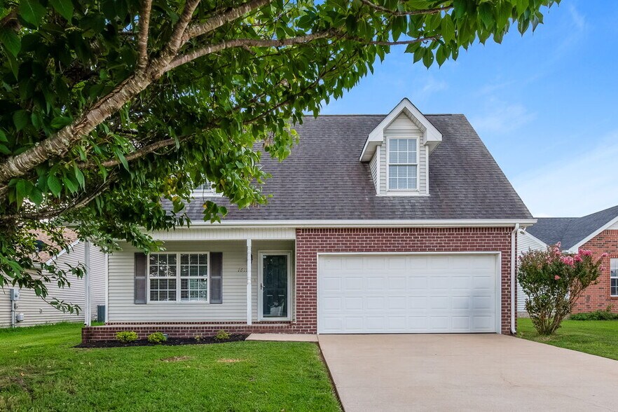 Primary Photo - 1611 St Andrews Dr