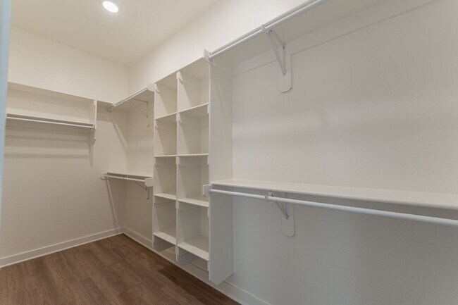 Building Photo - 1315 Van Buren Ave