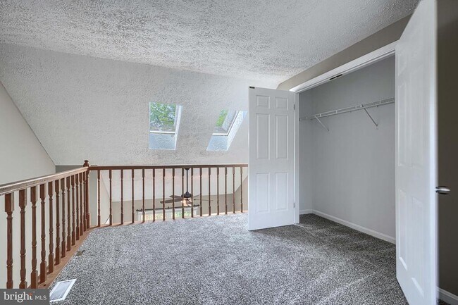 Building Photo - 2332 Darby Ct