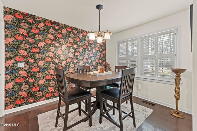 Building Photo - 19 Sarazen St