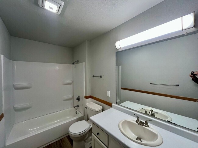 Building Photo - 1724-1726 Lenard St