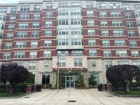Building Photo - 300 Mamaroneck Ave