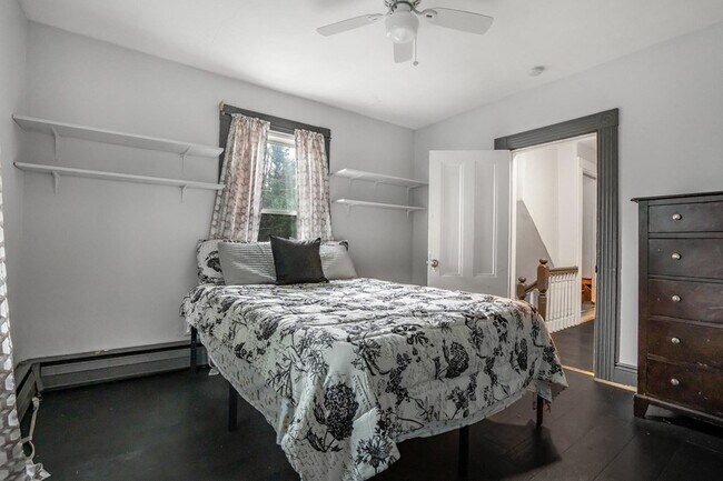 Building Photo - 5 Gordon Pl