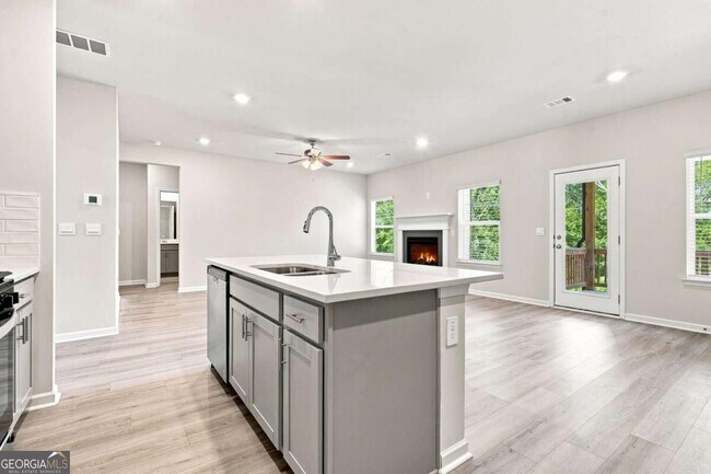 Building Photo - 176 Meander Dr