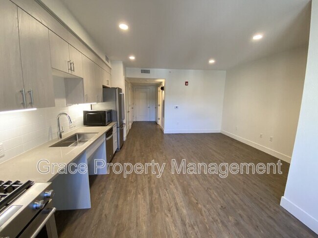 Building Photo - 431 E Bayaud Ave