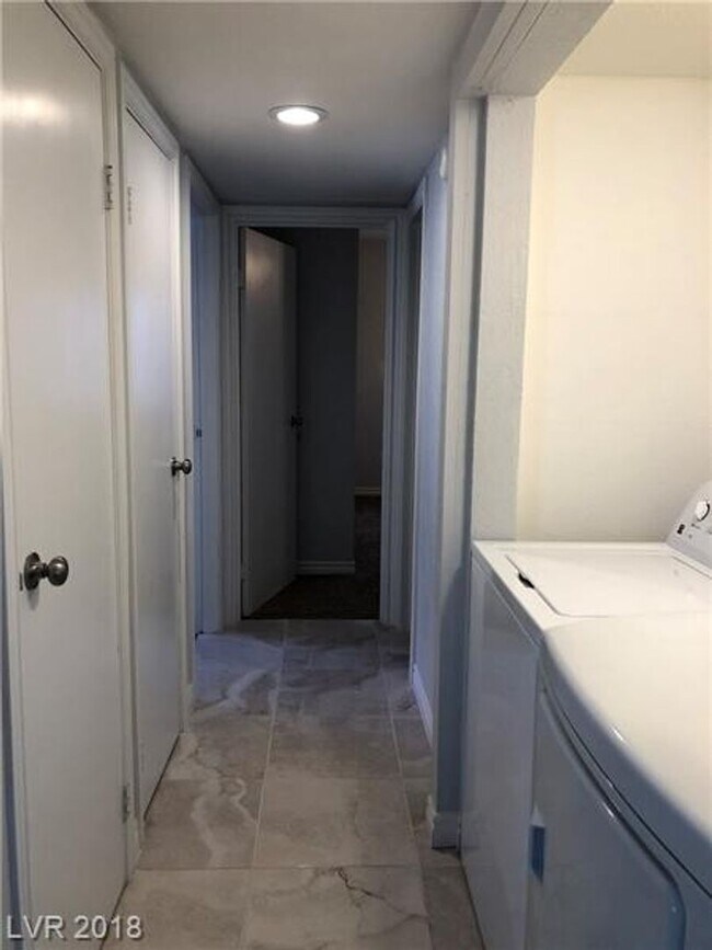 Building Photo - 2732 Eldora Cir