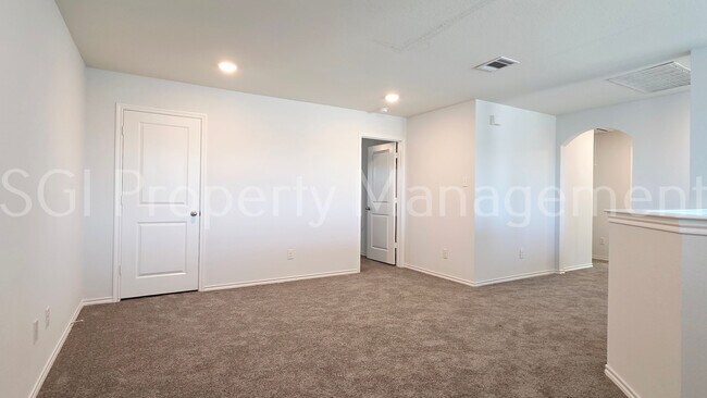 Building Photo - 1212 Bronze Ln