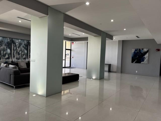 Building Photo - 20379 W Country Club Dr