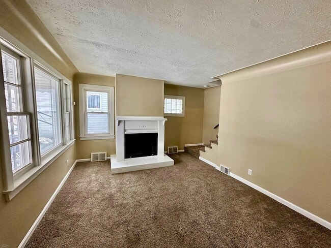 Building Photo - 30240 Groveland St