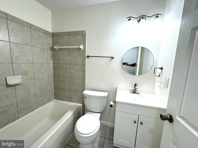 Building Photo - 8869 Rusland Ct