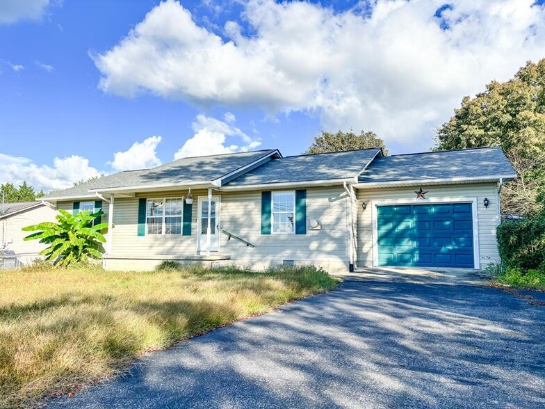 Building Photo - 1252 Cook Rd