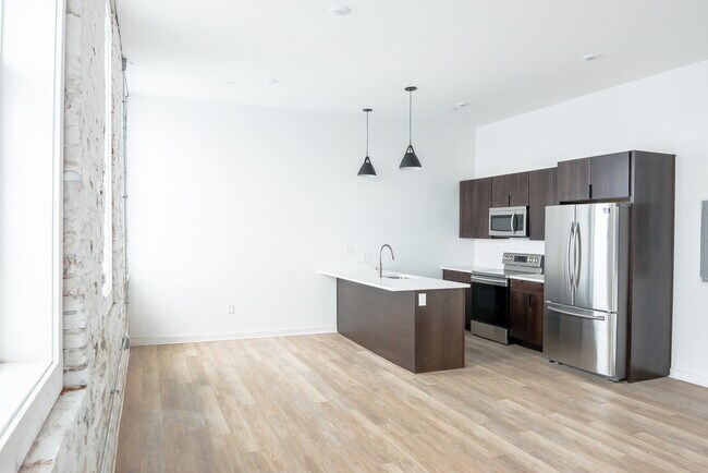 Primary Photo - Bromley Dwelling