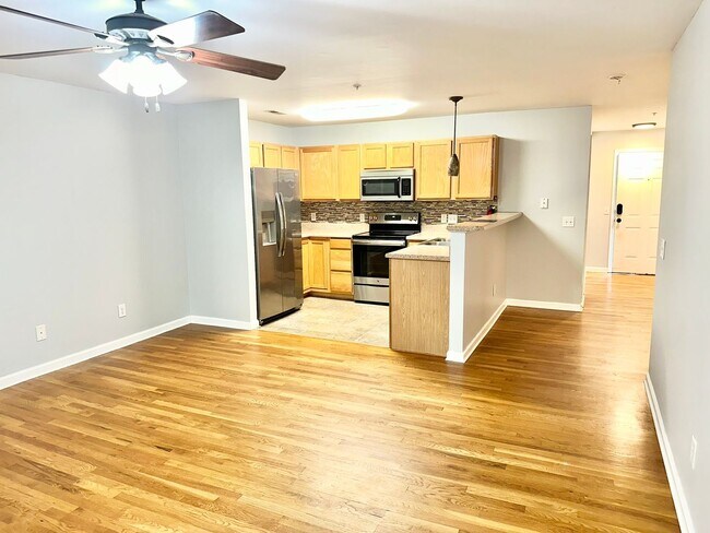 Building Photo - 2800 Trailwood Pines Ln