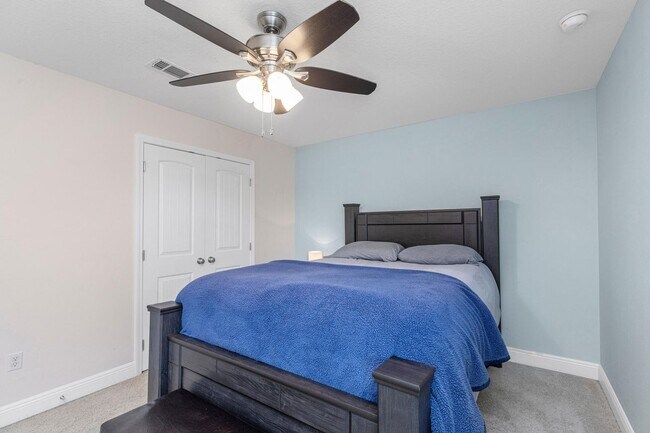 Building Photo - Driftwood Estates 3+ Bedroom Jewel!