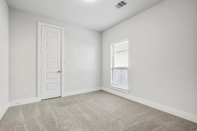 Building Photo - 155 Cyrus Milton Dr