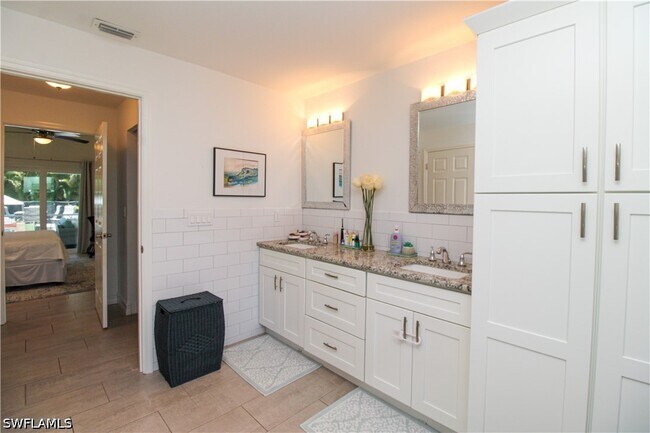 Building Photo - 721 Logan Blvd S