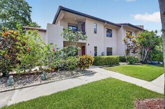 Building Photo - 9264 Vista Del Lago