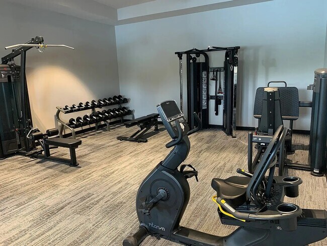 Building Photo - 1548 Sandlewood Cir