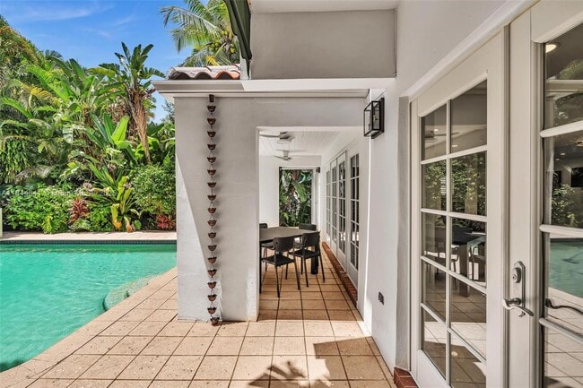 Building Photo - 2516 San Domingo St