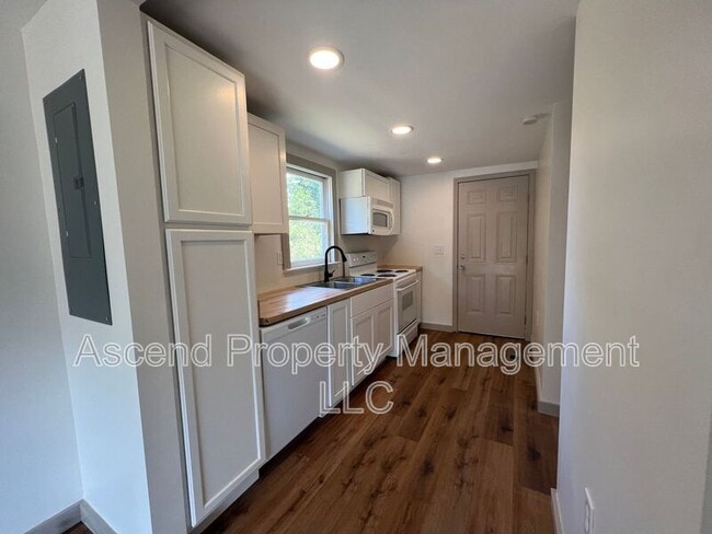 Building Photo - 342 Julian Rd