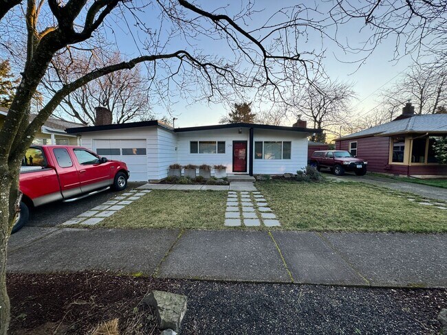 Building Photo - Beautifully remodeled 4 bedroom with ADU! PVT backyard, garage pets ok!