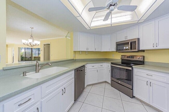 Building Photo - 1821 Mooringline Dr