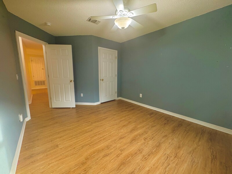 Building Photo - 6879 Cedar Ridge Cir