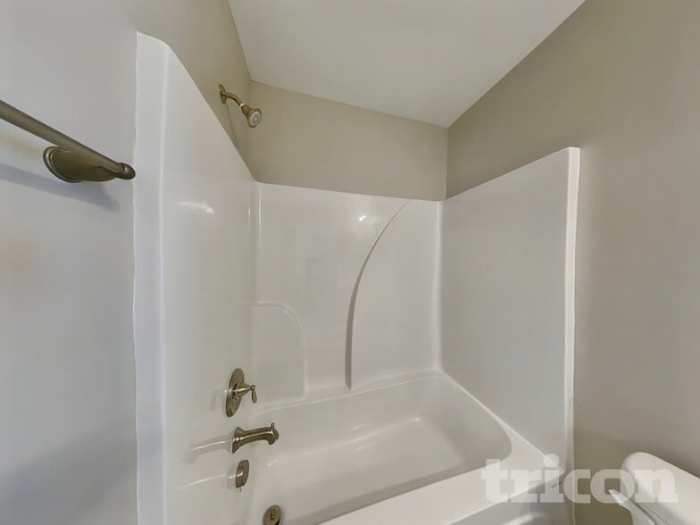 Building Photo - 76 Fresco Dr