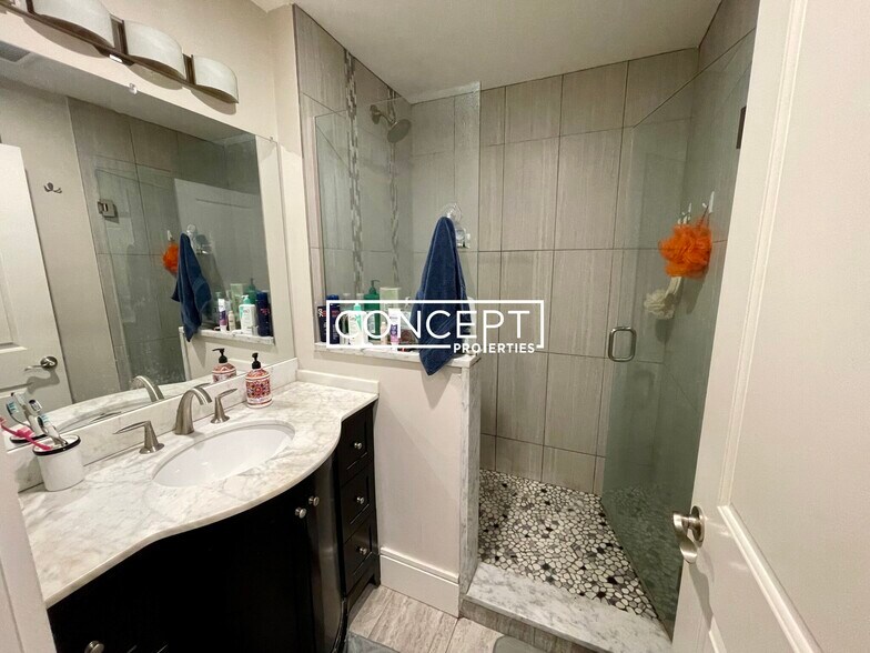 Building Photo - 26 Worthington St