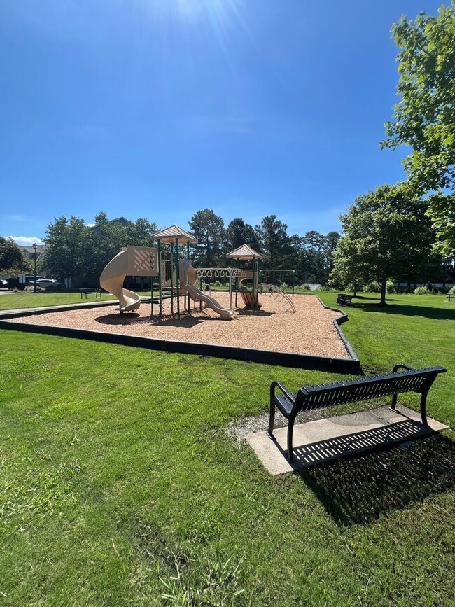 Building Photo - 940 Sugar Oak Dr