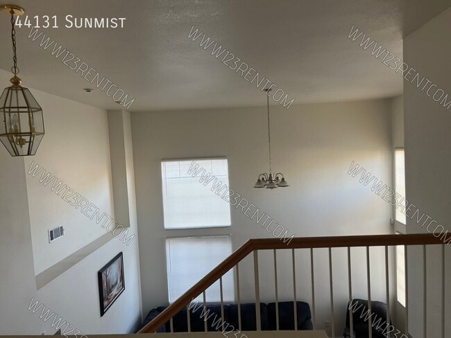 Building Photo - 44131 Sunmist-