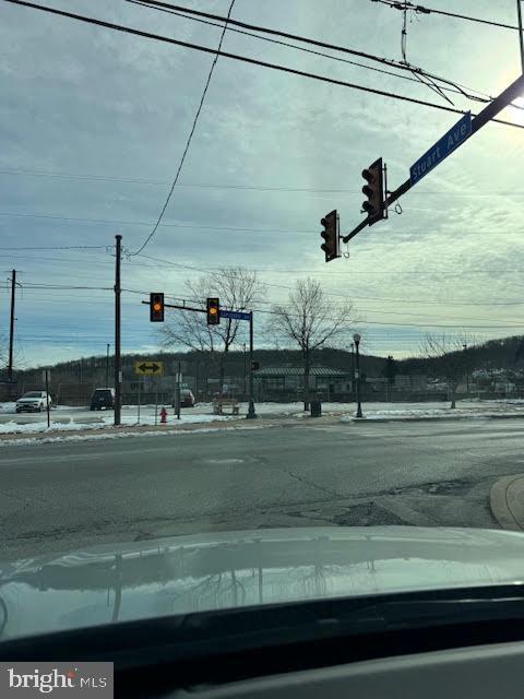 Building Photo - 104 Stuart Ave