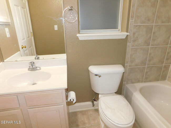Building Photo - 917 Tecate Pl