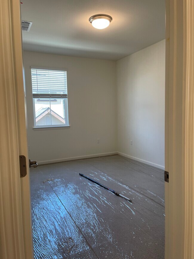 Building Photo - 2136 Brave Hawk Loop