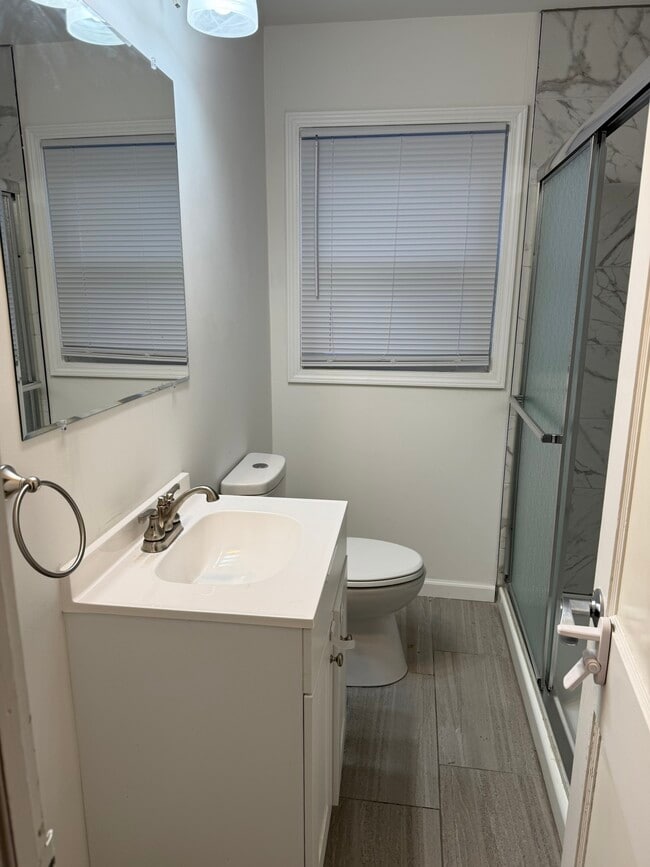 Building Photo - 2200 Ozark St