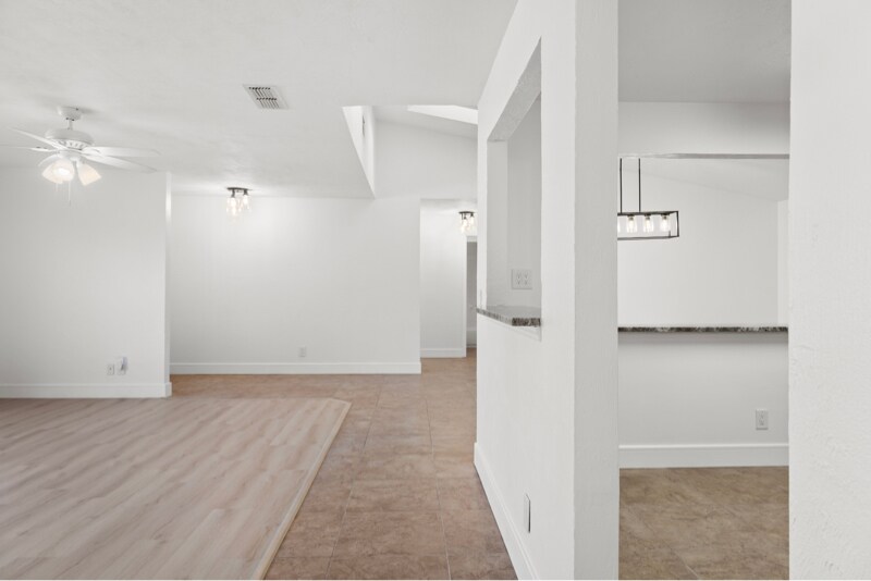 Building Photo - 807 Scrub Oak St