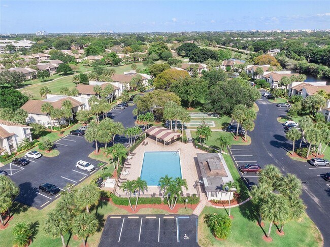 Building Photo - 9431 Live Oak Pl