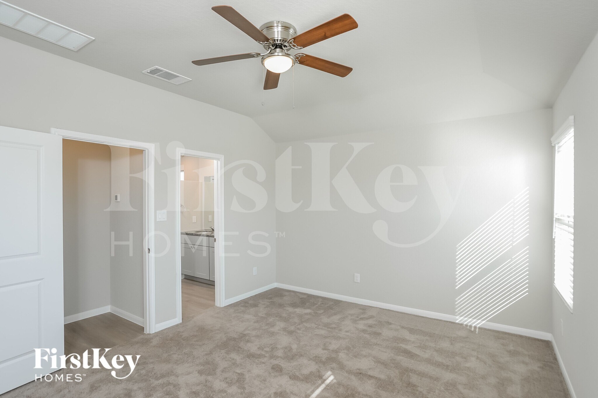 Building Photo - 9158 Landa Falls