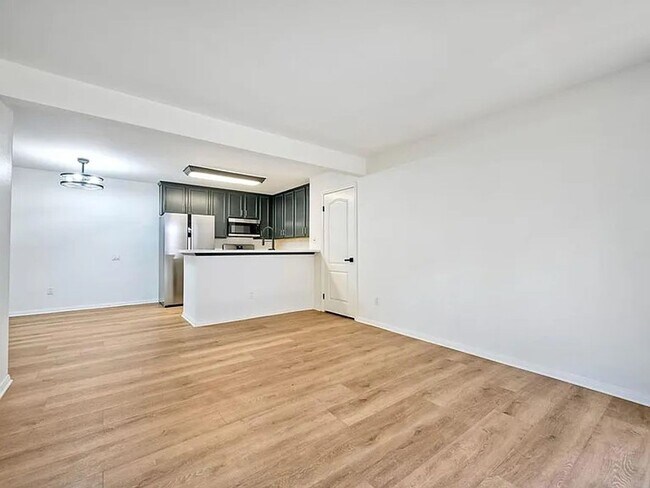 Building Photo - Allure Condo in Serra Mesa 2 Bedroom