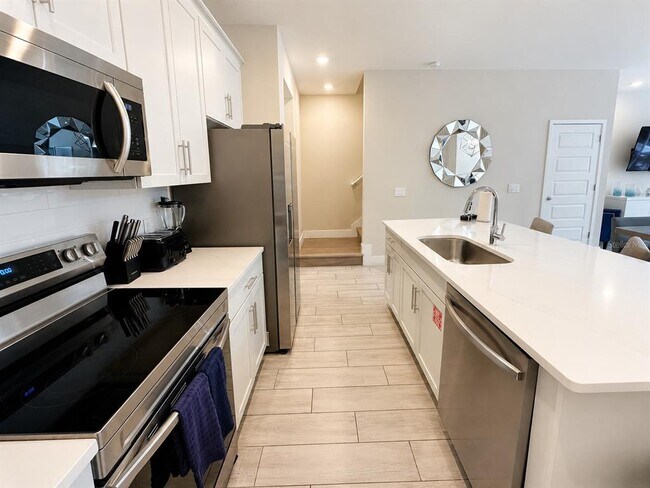 Building Photo - 7821 Spectrum Dr