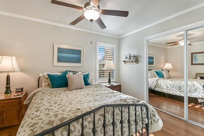 Building Photo - 2201 Lakeway Blvd