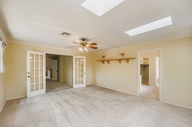 Building Photo - Spacious 3-Bed Townhome in Northwest Hills – Over 3,200 Sq Ft with Courtyard & 2-Car Garage