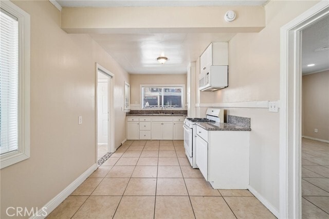 Building Photo - 12814 Benson Ave