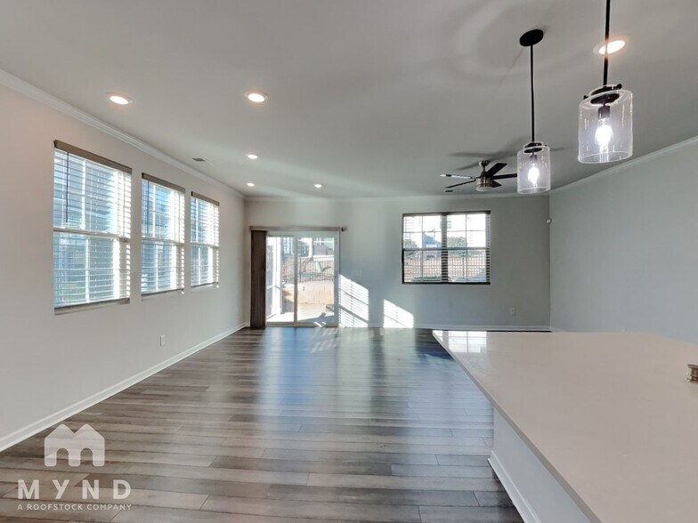 Building Photo - 6319 Andante Ave