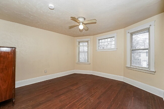 Building Photo - 6010 Wakefield Ave