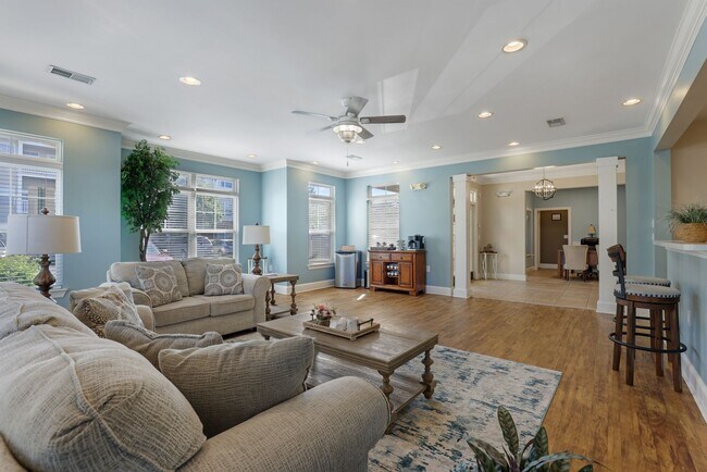 Building Photo - One Bedroom,one Bath, ONE MONTH FREE!”