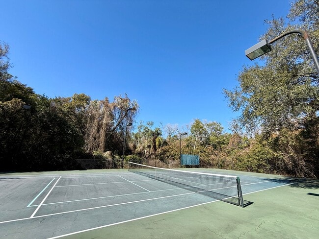 Building Photo - Immaculately updated 3/2.5 Three-Story Maitland Condo in Visconti!