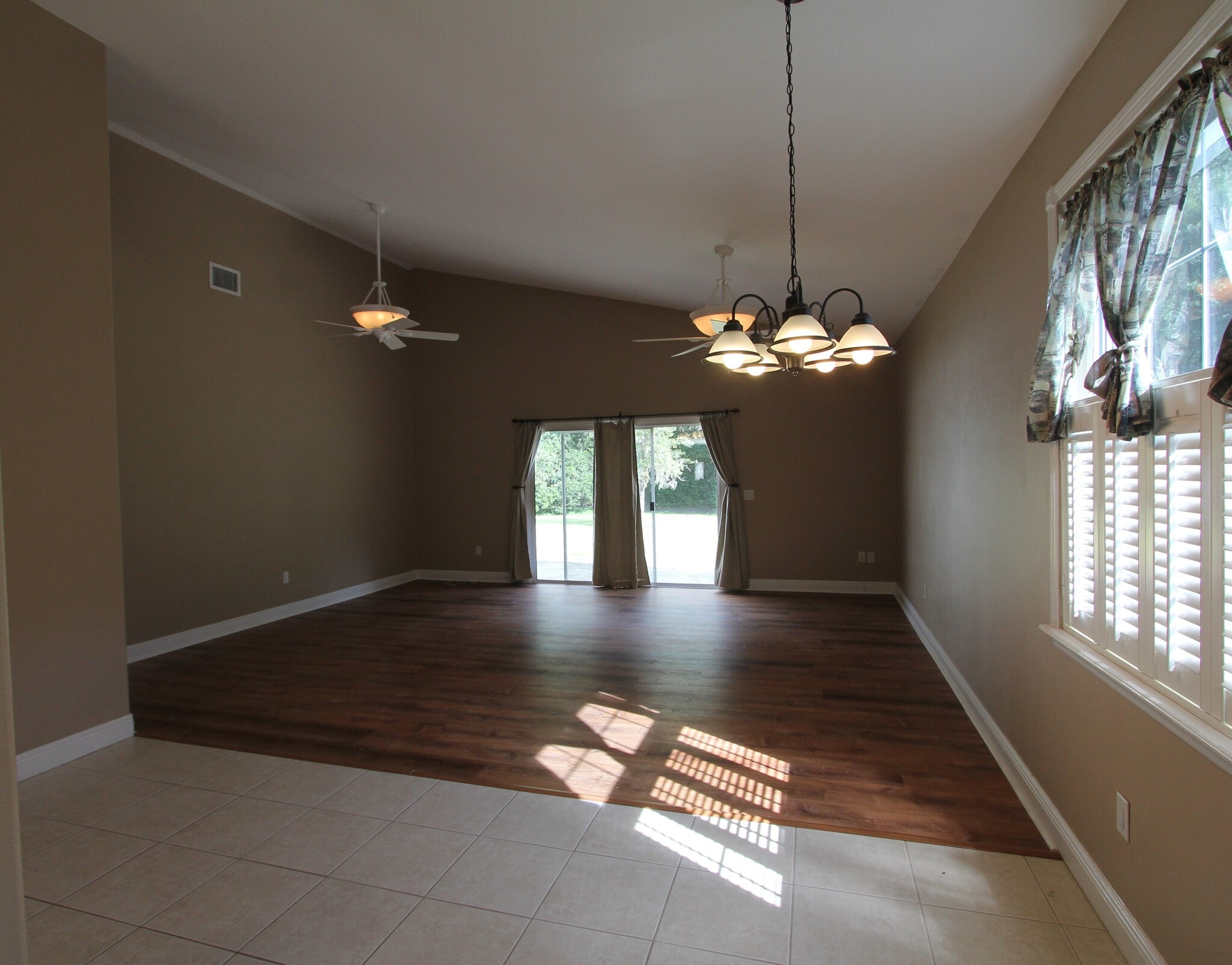 Living room - 37410 Picketts Mill Ave